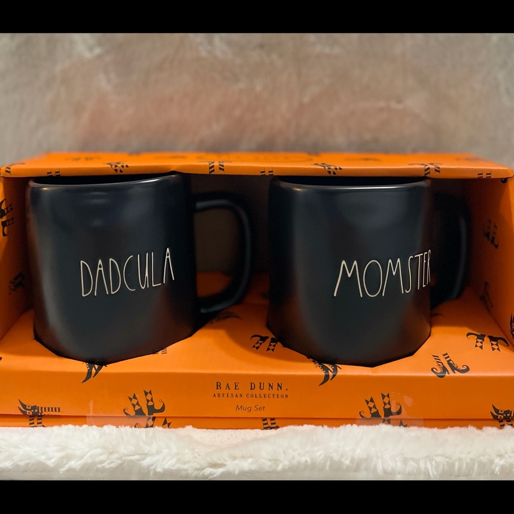 NWT RAE DUNN HALLOWEEN MUG GIFT SET